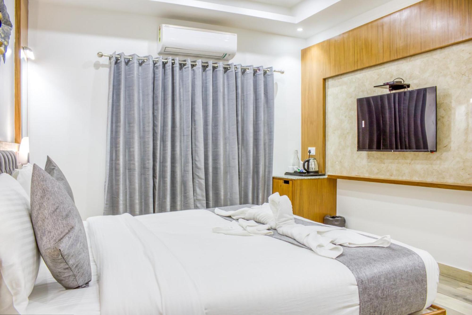 Zip By Spree Hotels Grand Legacy Prime 데라둔 외부 사진