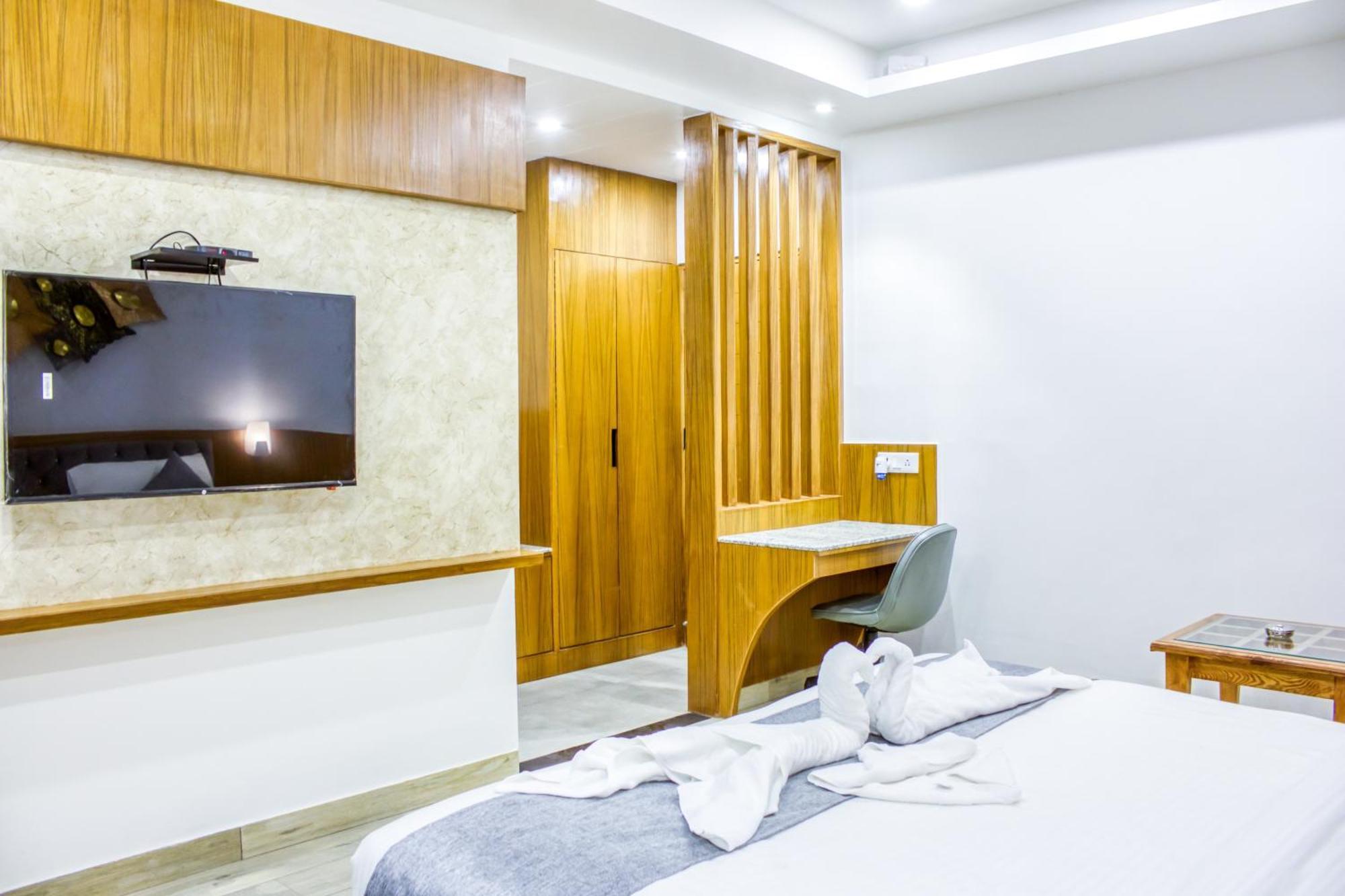 Zip By Spree Hotels Grand Legacy Prime 데라둔 외부 사진